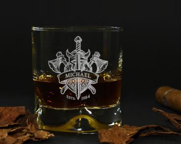 Whiskyglas Axt und Schwert